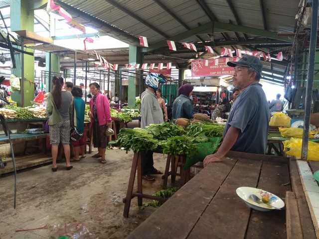 pedagang-pasar-flamboyan_20180217_150123.jpg
