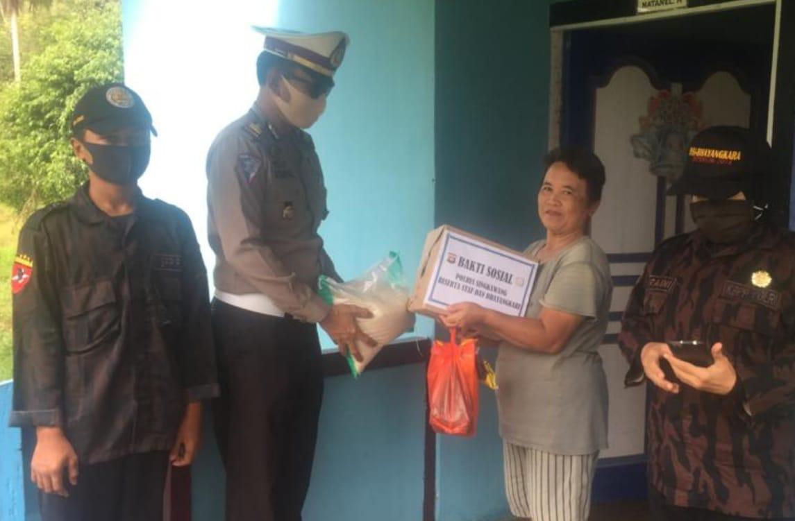Peduli Covid-19, Satlantas Polres Singkawang Lakukan Gerakan Bakti Sosial