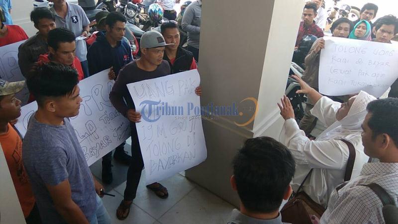 pekerja-demo_20170610_190714.jpg