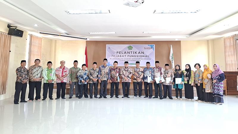 Lantik Tujuh Pejabat Fungsional Kemenag Mempawah, Pohan : Jalankan Amanah dengan Profesional