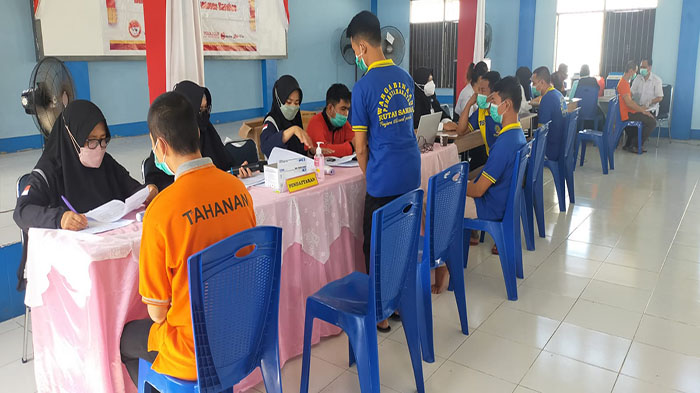 Karutan Klas IIB Sambas Sebut 95 Persen Warga Binaan dan Petugas Sudah Divaksin