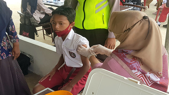 pelaksanaan-vaksinasi-covid-19-di-dusun-payak-itam234fsa.jpg