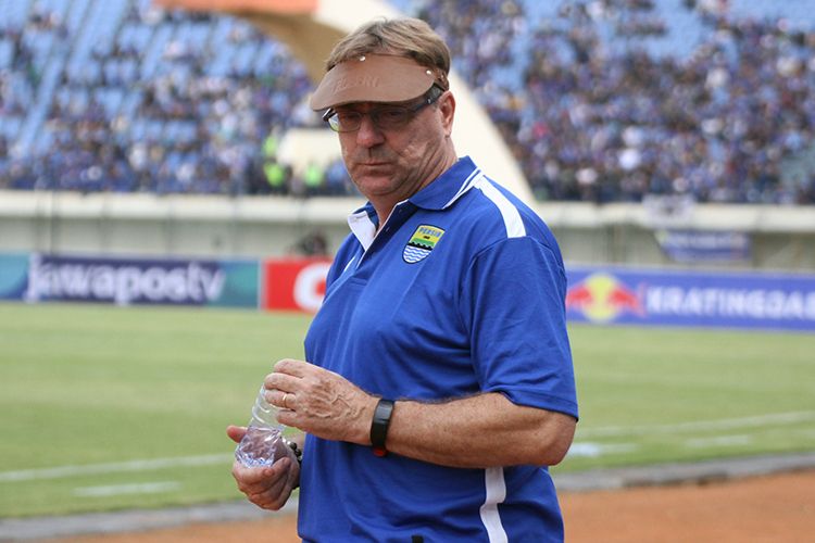 pelatih-persib-bandung-robert-rene-alberts-liga-1-belanda.jpg