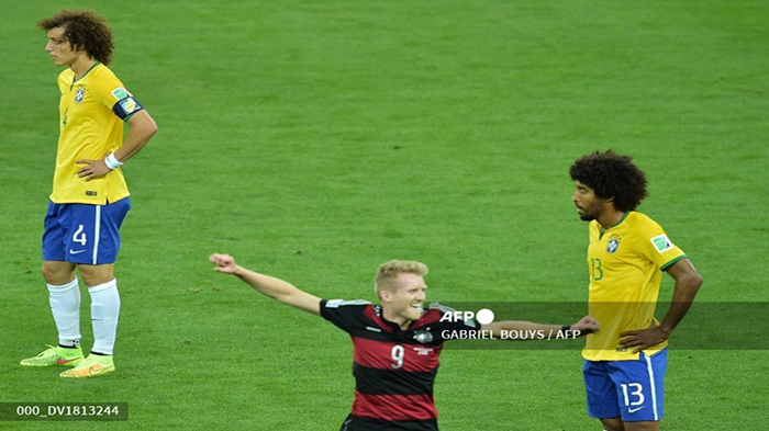 pemain-depan-jerman-andre-schuerrle-bawah.jpg