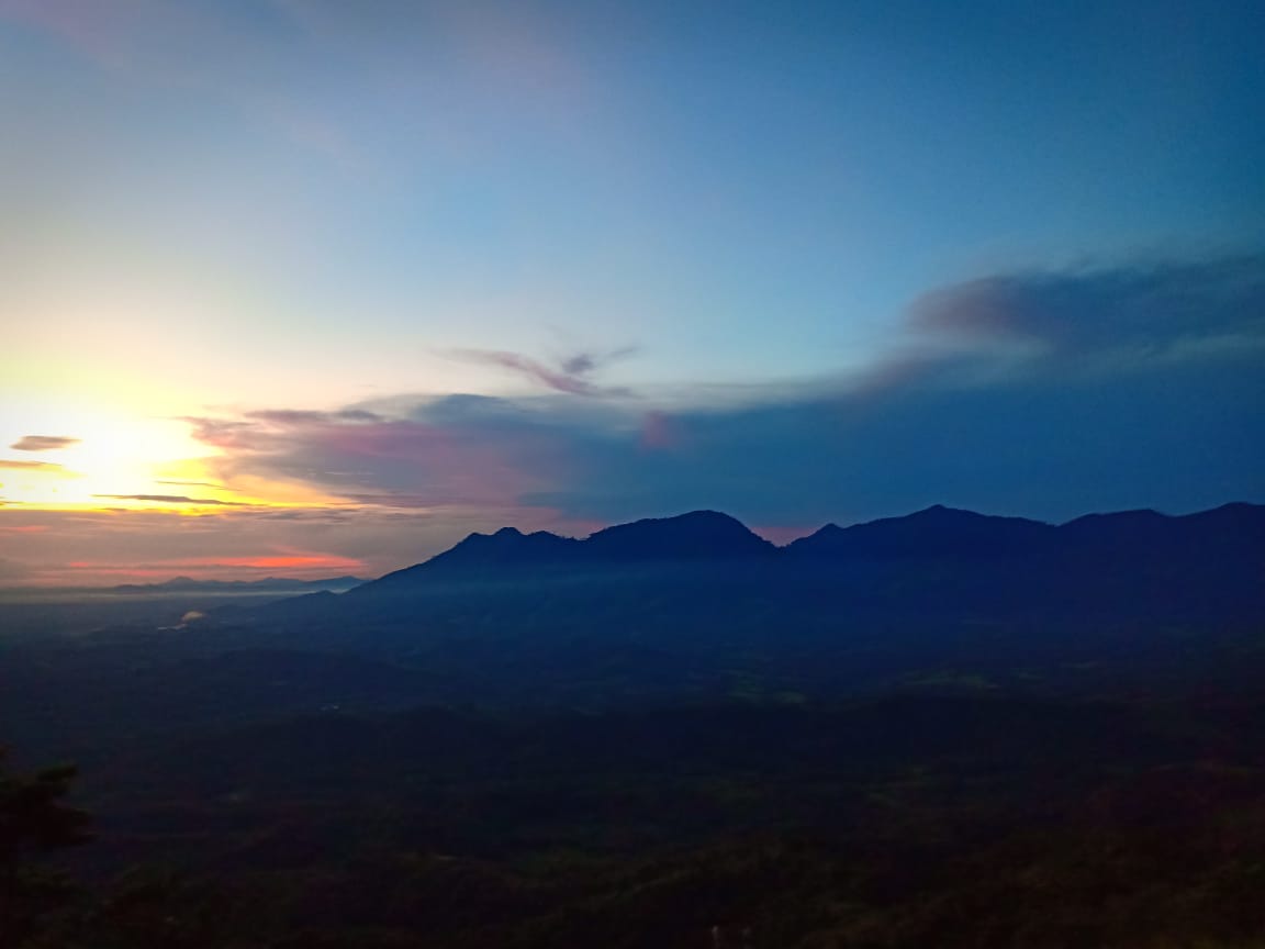 pemandangan-dari-puncak-bukit-bellew.jpg