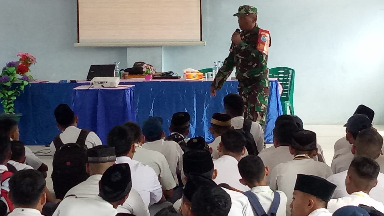 Danramil 07/Sintang Berikan Wawasan Kebangsaan ke Pelajar SMK Muhammadiyah