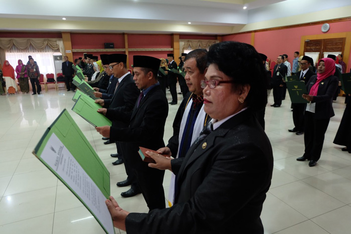 pembacaan-sumpah_20180413_082421.jpg