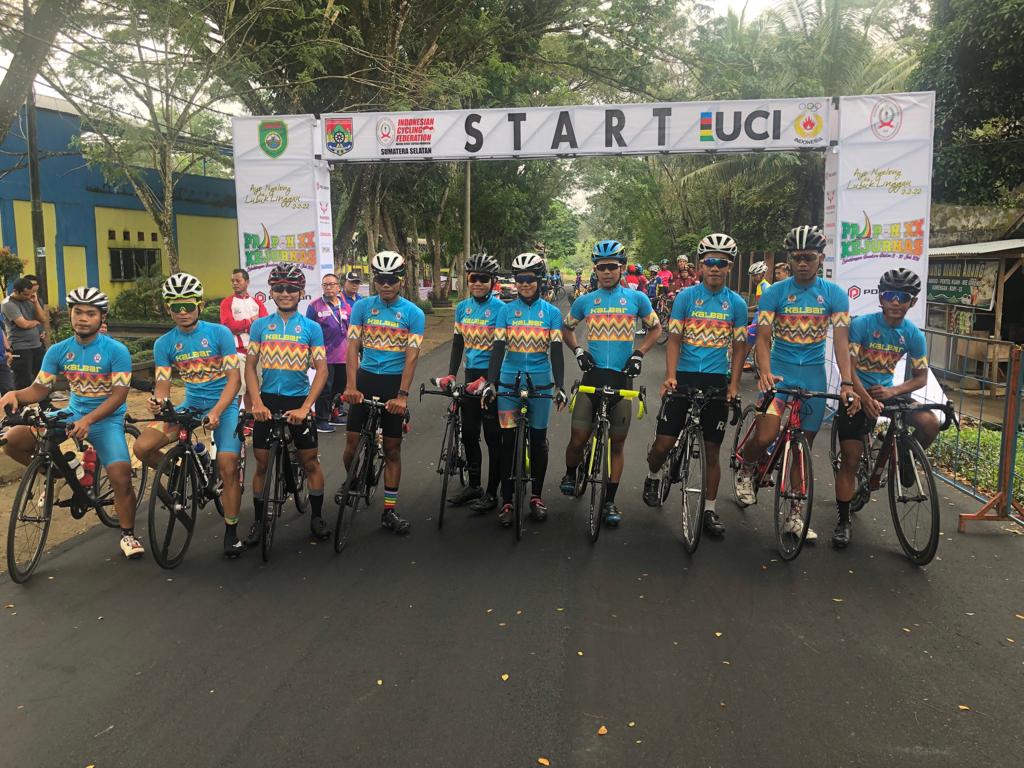 Pembalap Sepeda Kalbar Tebar Optimisme di Pra PON