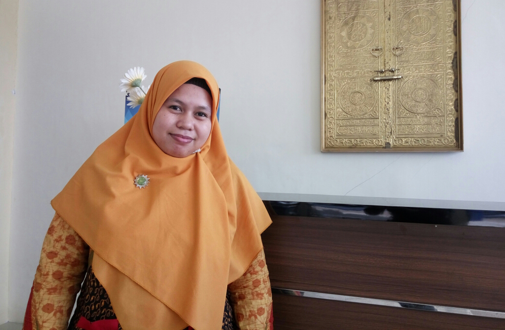 pembantu-direktur-1-akbid-aisyiyah-pontianak-eka-riana_20180604_184746.jpg