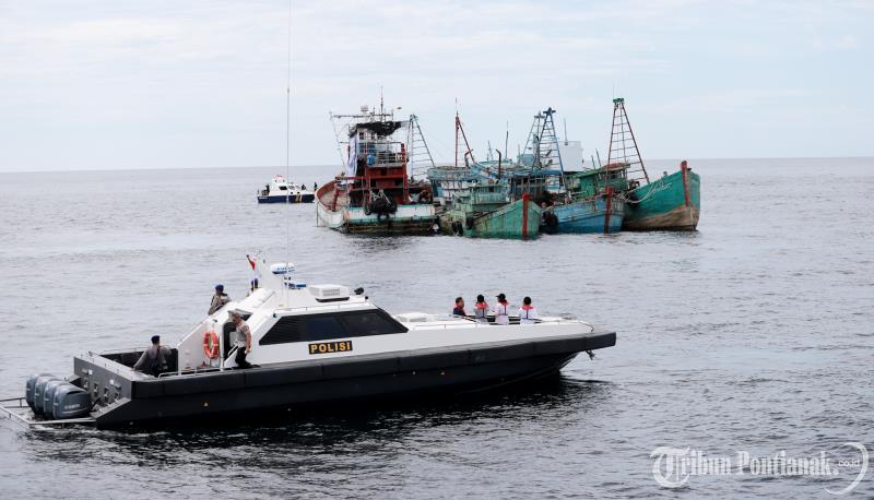 penenggalaman-kapal-asing1.jpg