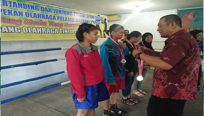 Sempat Diwarnai Aksi Protes, Berikut Hasil Babak Final Tinju Popda Kalbar