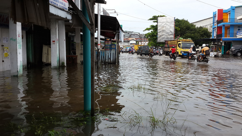BPBD Kubu Raya Bantu Korban Banjir