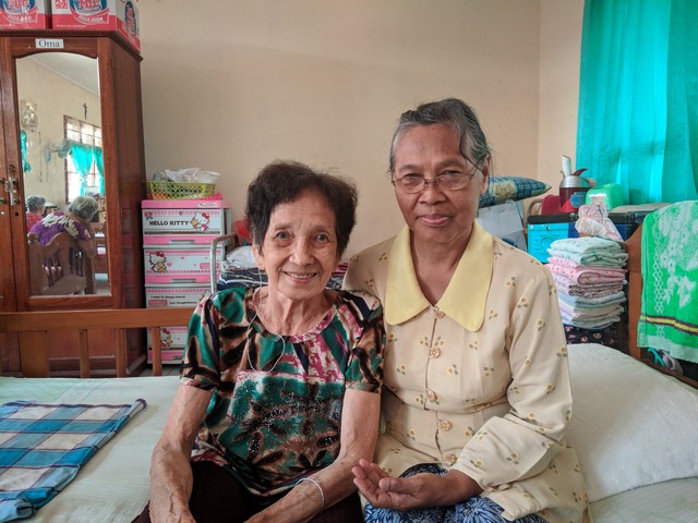 Bahagia Meski Natal Jauh dari Keluarga