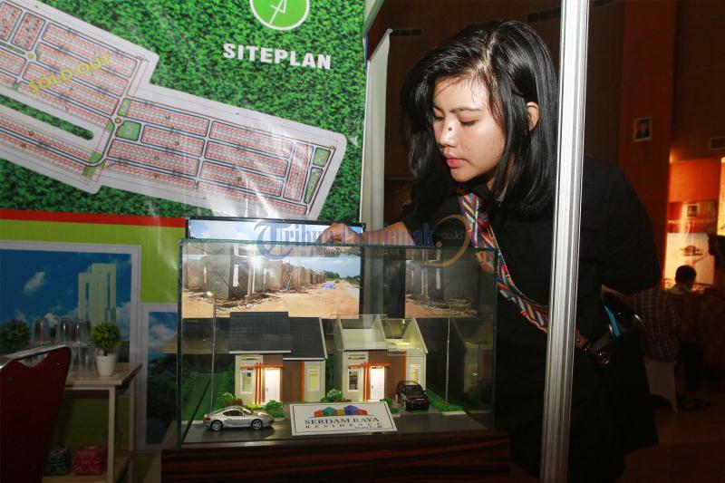 58 Developer Meriahkan Pameran Property Terbesar di Kalbar - pengunjung-stan_20171122_234046.jpg