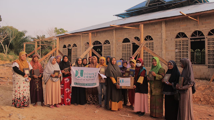 Dompet Ummat Salurkan Bantuan Al Quran untuk Daerah Terpencil di Kabupaten Sambas