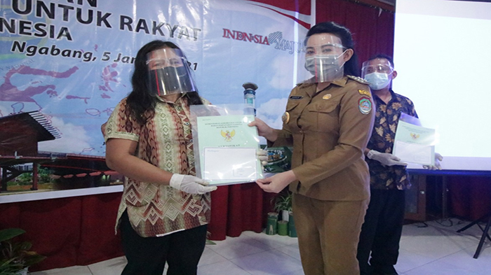 penyerahan-sertifikat-tanah-211.jpg