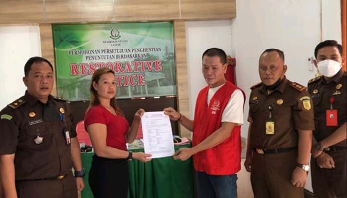 perkara-penyelesaian-perkara-dengan-restoratif-justice-oleh-kejari-landak.jpg