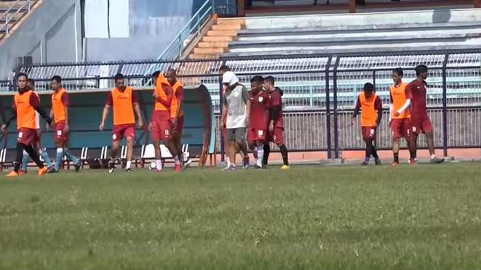 SEDANG BERLANGSUNG Live Streaming Perseru Vs Persela, Pertaruhan Zona Degradasi