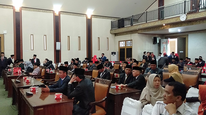 DPRD Sambas Laksanakan Pelantikan Siang Ini, Forkopimda Mulai Berdatangan