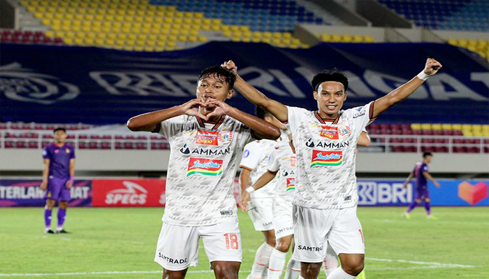 persija-jakarta-alfrianto-nico-seusai-menjebol.jpg