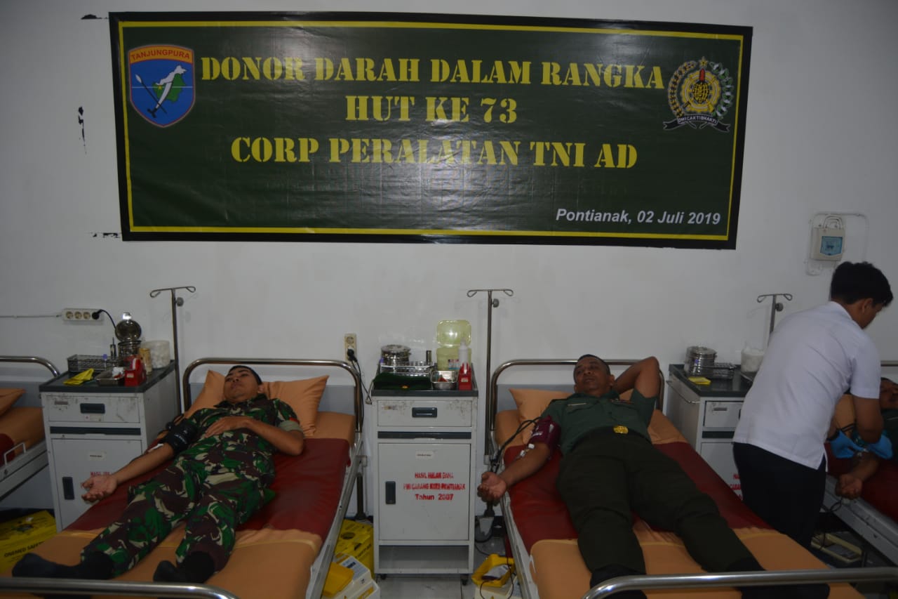 personel-peralatan-kodam-paldam-xiitanjungpura-saat-menggelar-kegiatan-bakti-sosial.jpg