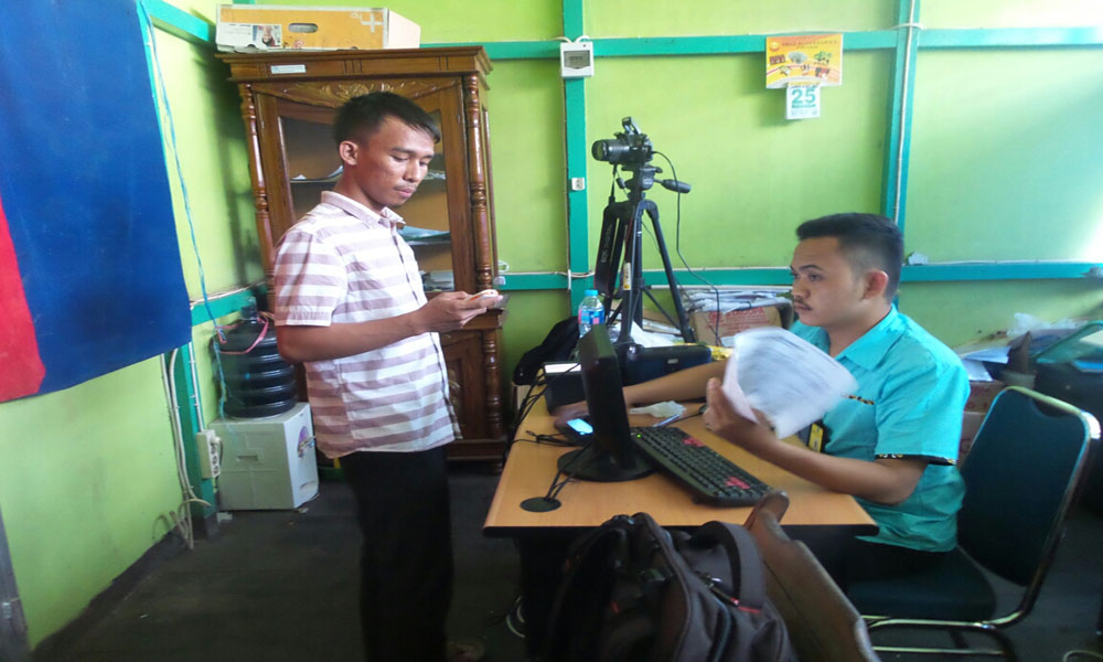 Cetak e-KTP, Disdukcapil Kubu Raya Alami Overload