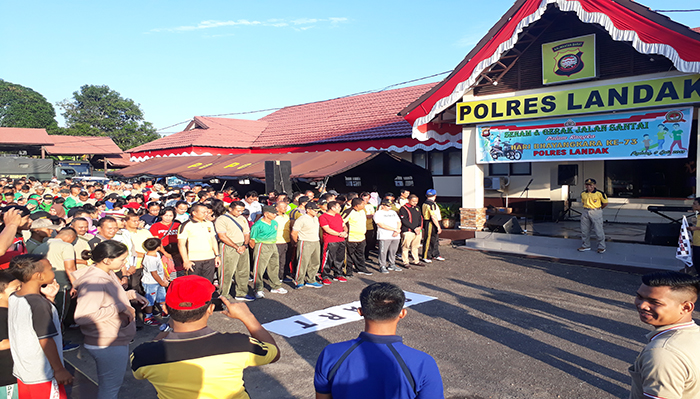 Ratusan Masyarakat Landak Antusias Ikuti Jalan Sehat Polres Landak