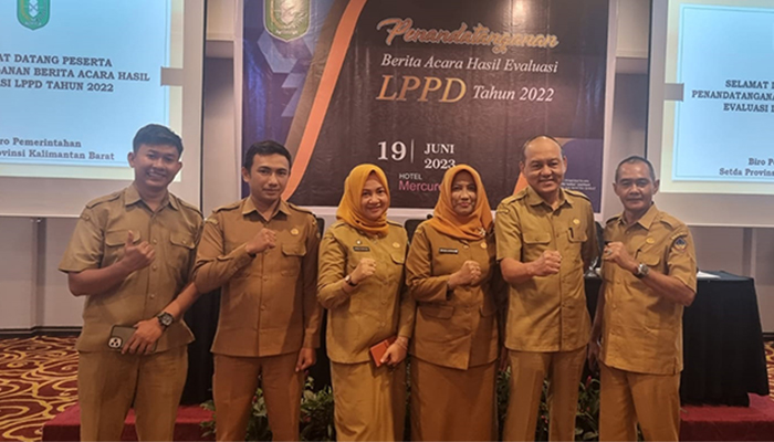 Pj Sekda Oma Hadiri Penandatanganan Berita Acara Hasil Evaluasi LPPD Tahun 2022 di Pontianak