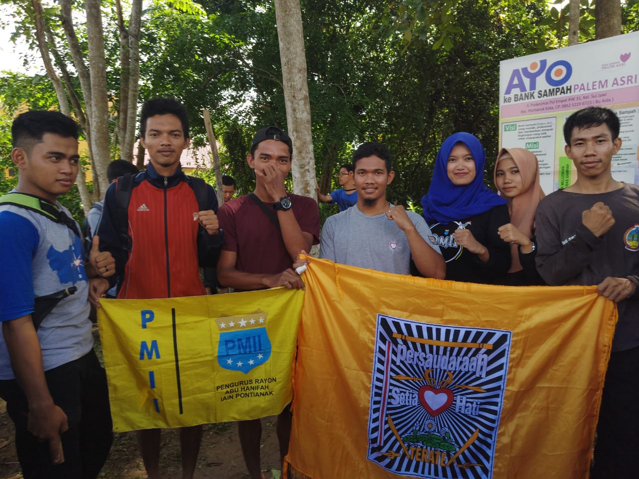 PMII IAIN Pontianak Bersama Pemuda Pontianak Rayakan hari Pahlawan Menjadi Relawan