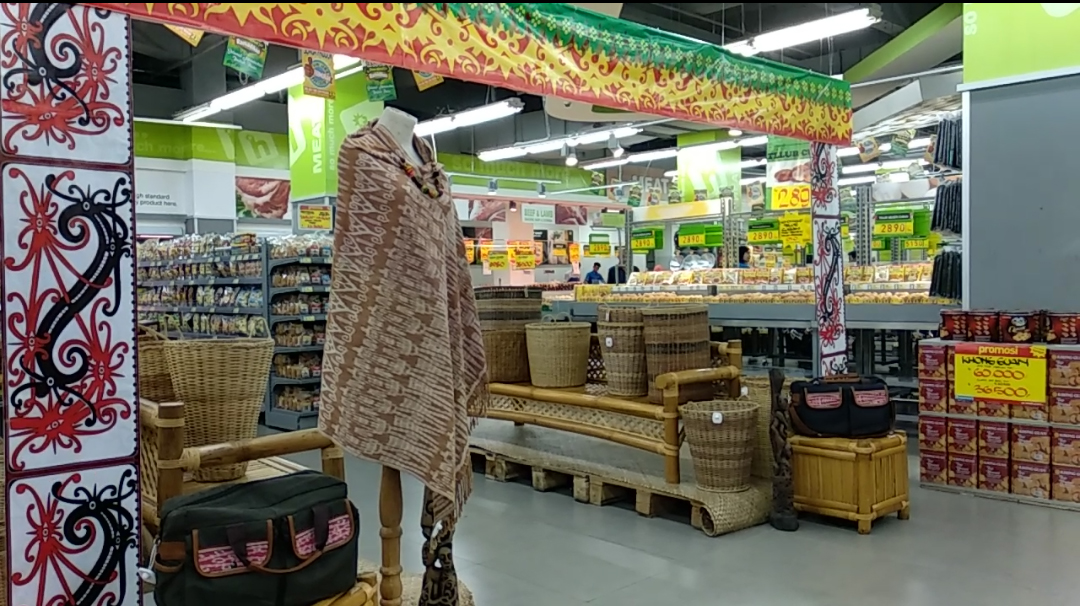 pojok-oleh-oleh-hypermart_20180625_190433.jpg