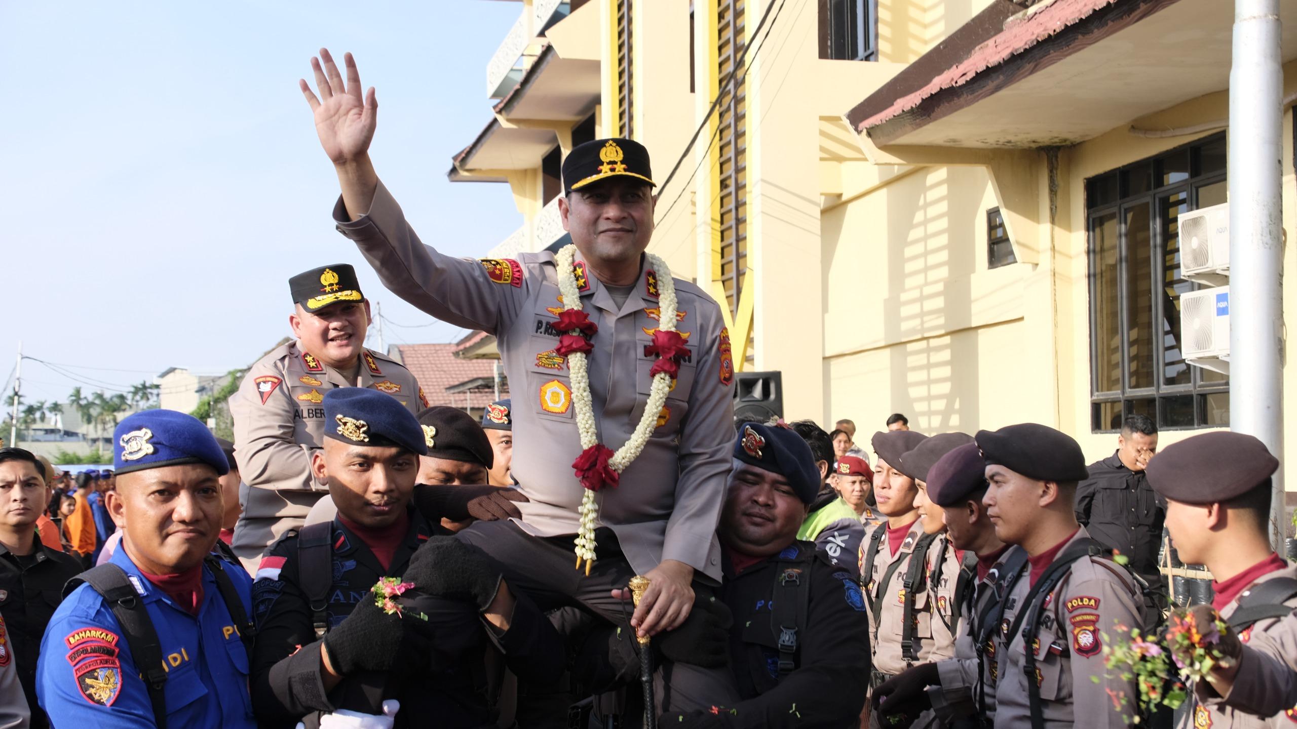 Gantikan Pipit Rismanto, Irjen Pol Alberd Teddy Benhard Sianipar Resmi Jabat Kapolda Kalbar - Tribunpontianak.co.id