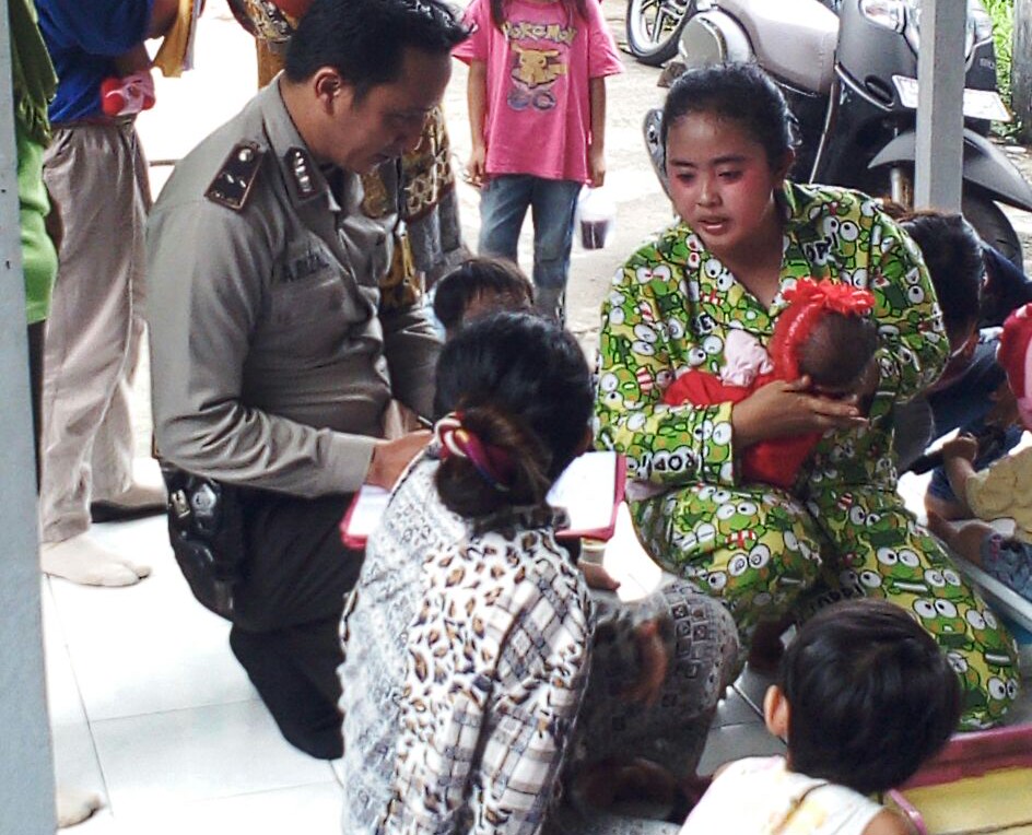 polisi-dialog-dengan-warga_20180503_155751.jpg