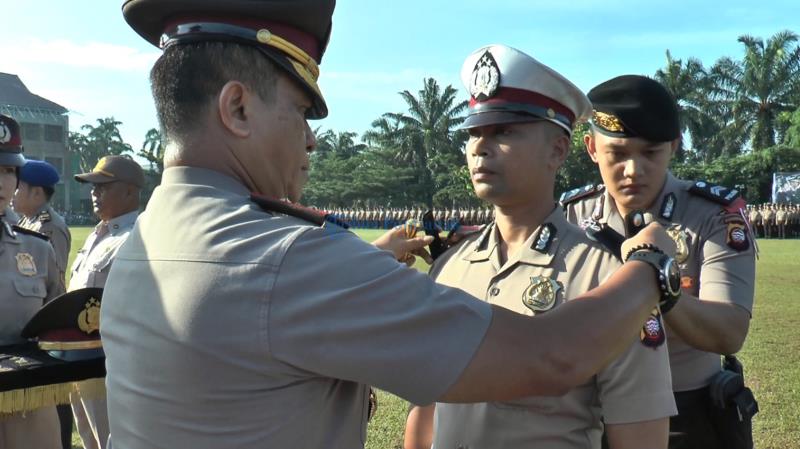 1005 Polisi di Polda Kalbar Naik Pangkat - polisi-polda-naik-pangkat-3.jpg