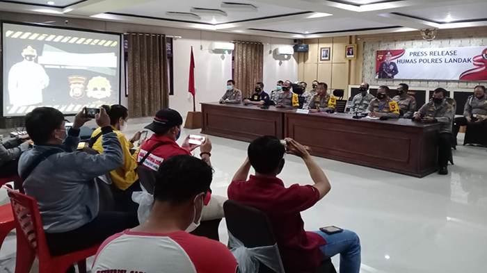 polres-landak-memaparkan-hasil-kinerja-selama-tahun-2020.jpg