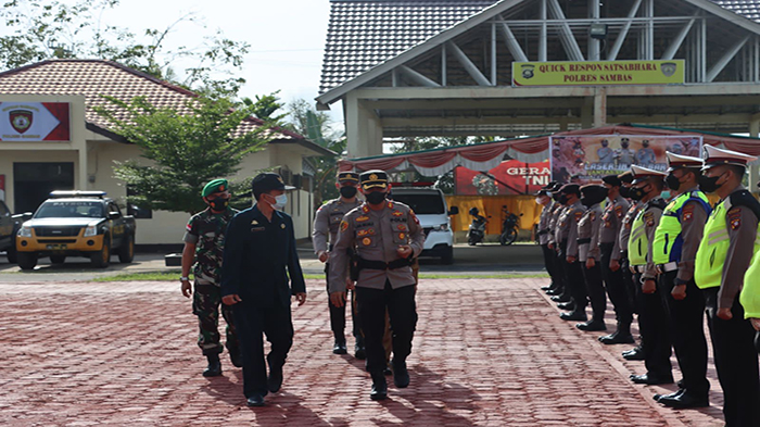 Kapolres Sambas Pimpin Apel Gelar Pasukan Operasi Liong Kapuas 2022