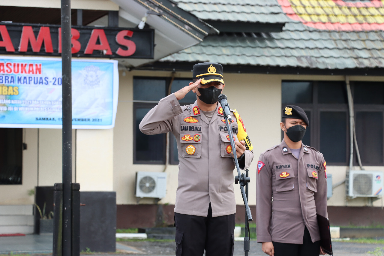 Kapolres Sambas Pimpin Apel Gelar Pasukan Operasi Zebra Kapuas 2021