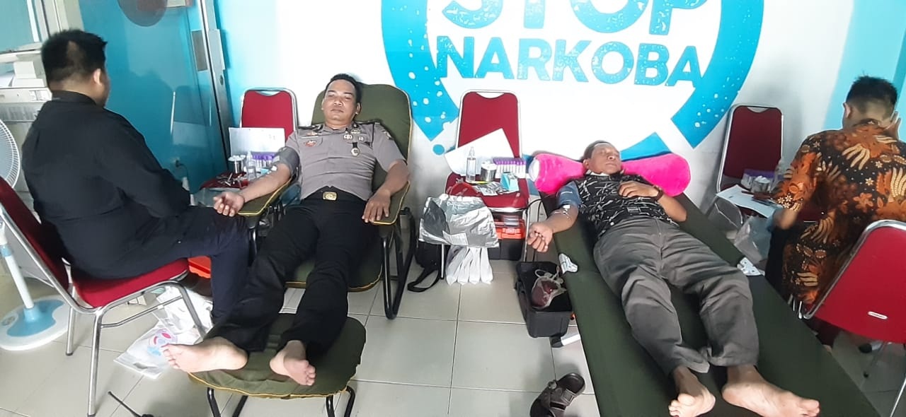 polsek-singkawang-selatan-ikut-berpartisipasi-melakukan-donor-darah.jpg