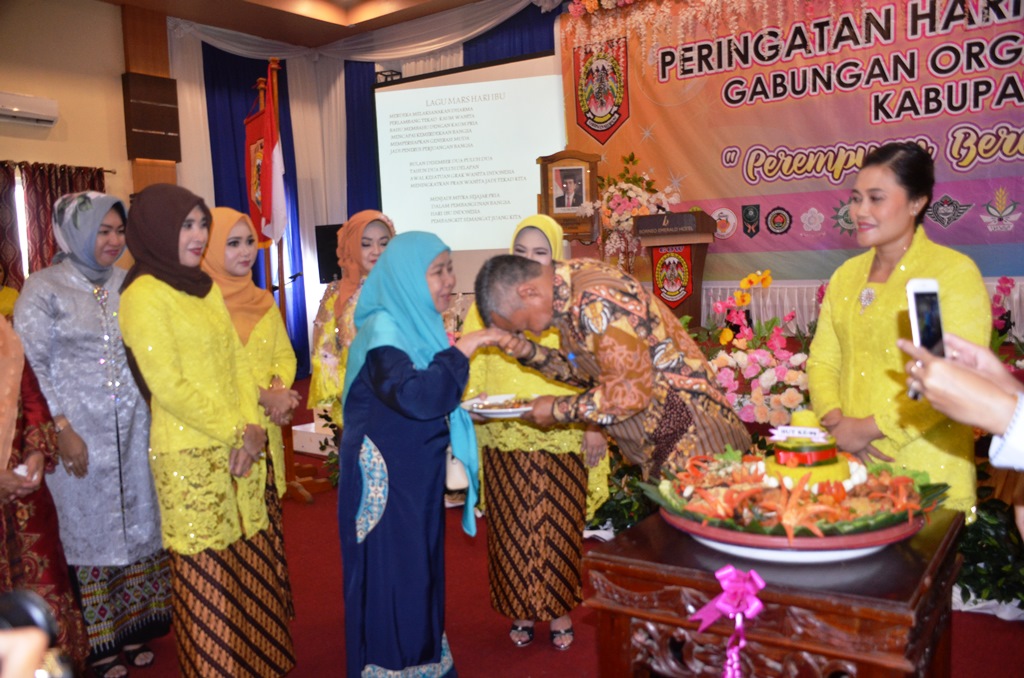 potong-tumpeng_20171221_205023.jpg