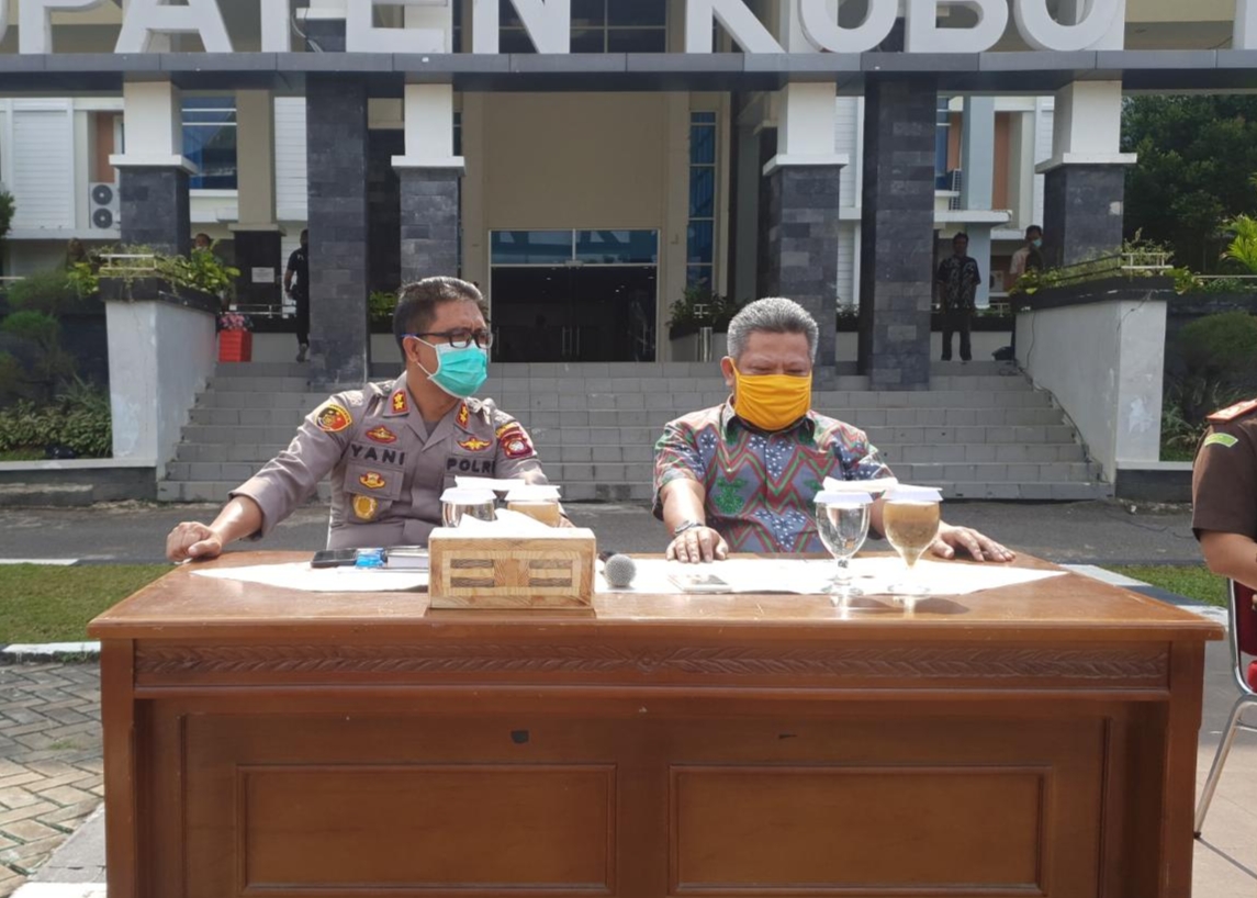 Anjuran Wajib Pakai Masker dari WHO, Bupati Muda: Masyarakat Tak Perlu Panik Ketersediannya