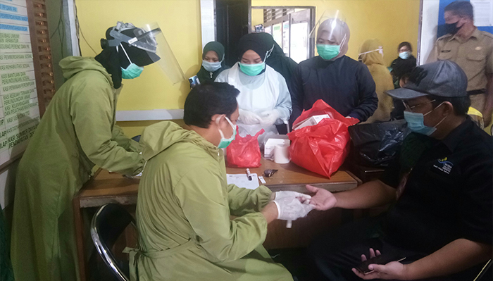 Reaktif Rapid Test, Delapan Pegawai Dinsos Mempawah Diswab dan Isolasi Mandiri