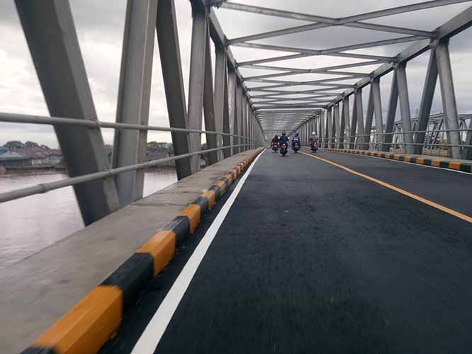 resmikan-jembatan-landak.jpg