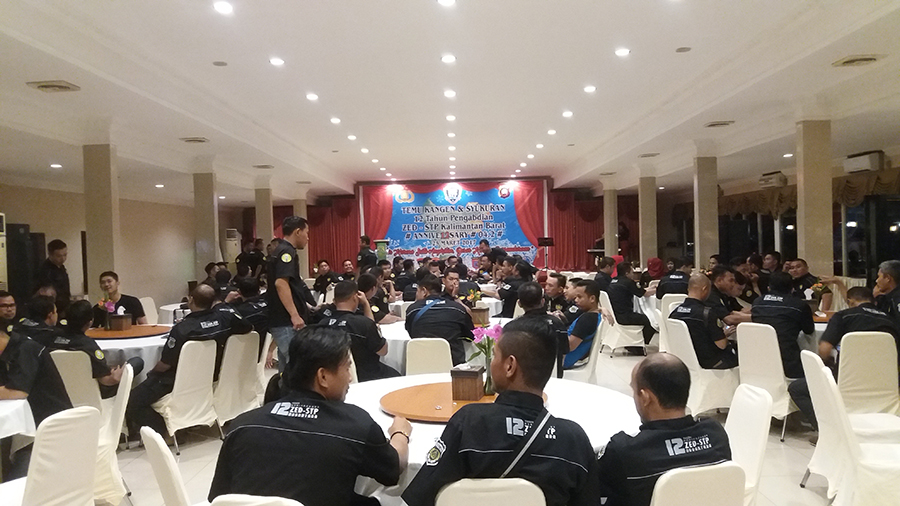 reuni-akbar-ditukba-polri-gelombang-ii-2004-zed-stp-polda-kalbar_20170325_210236.jpg