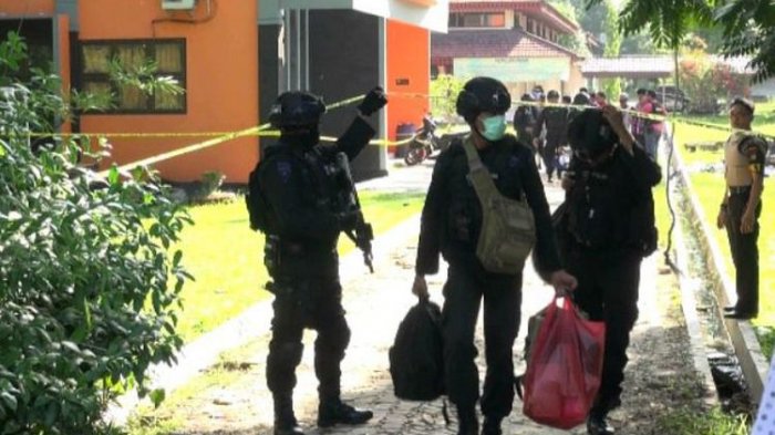 5 Fakta Penggeledahan Densus 88 di Universitas Riau, 3 Orang Ditangkap hingga Bom Siap Ledak Disita