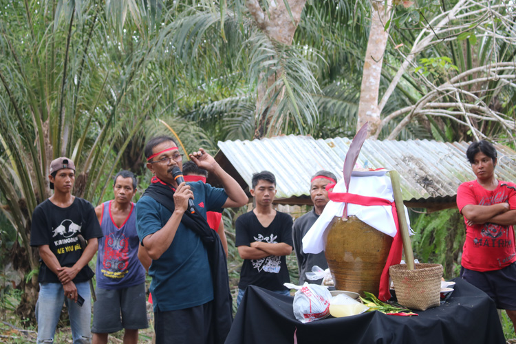 ritual-tolak-bala-sekadau.jpg