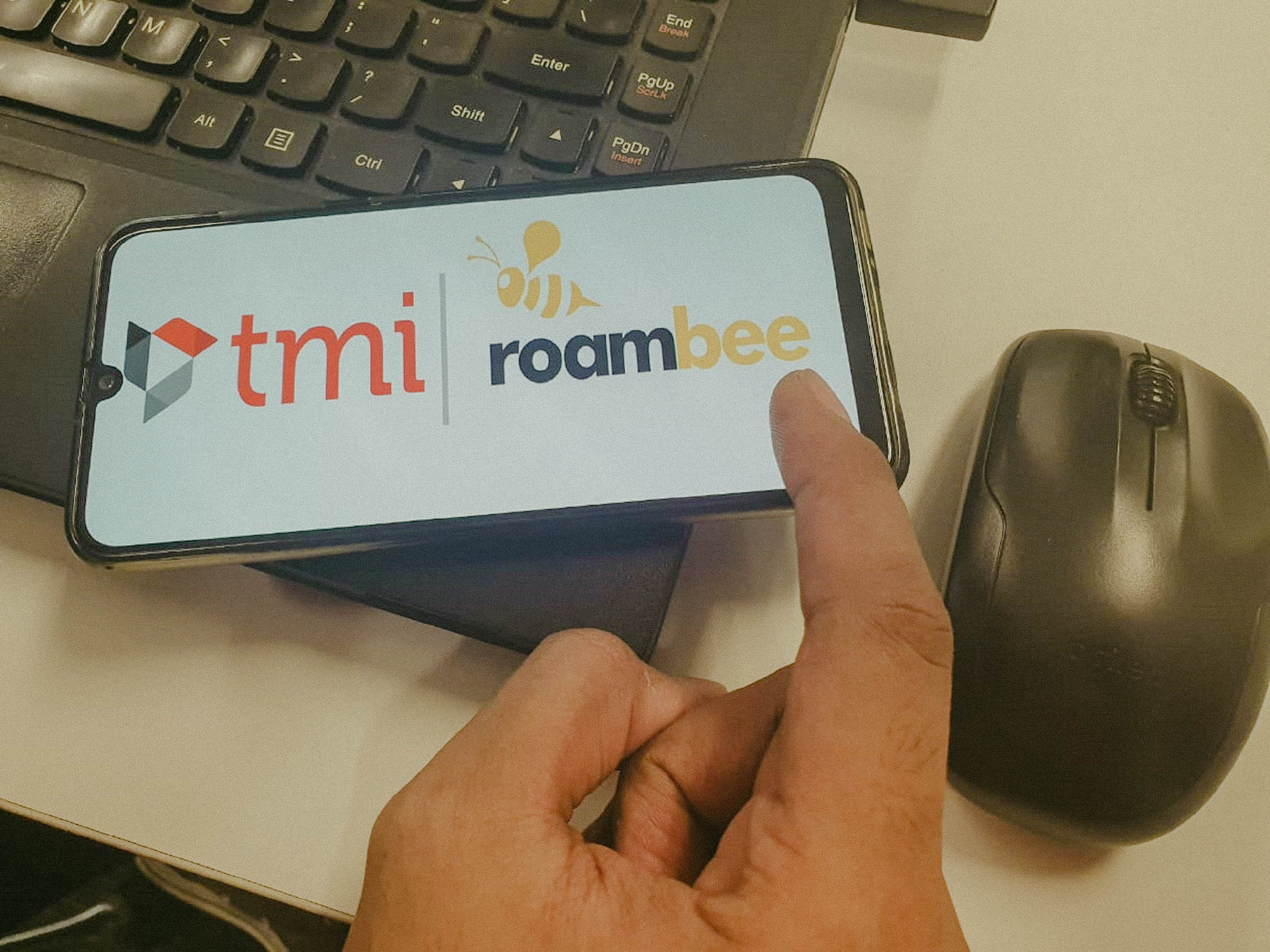roambee-telkomsel.jpg