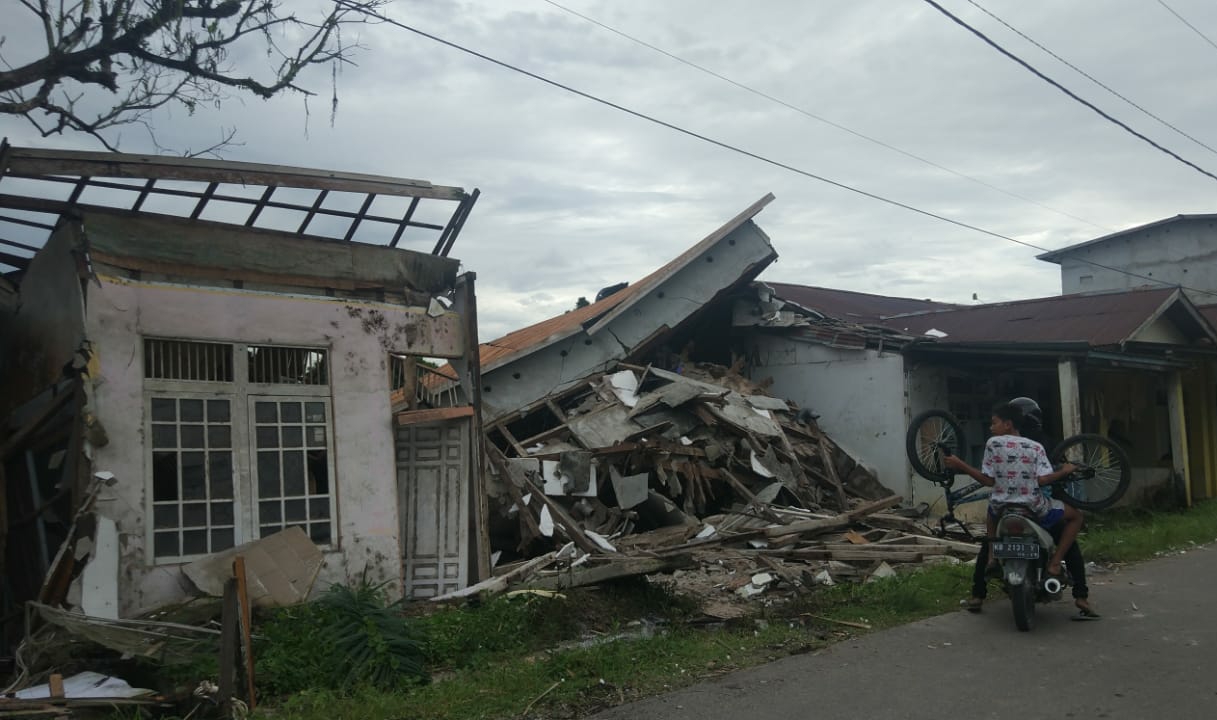 BREAKING NEWS: Rumah Walet Roboh di Sambas