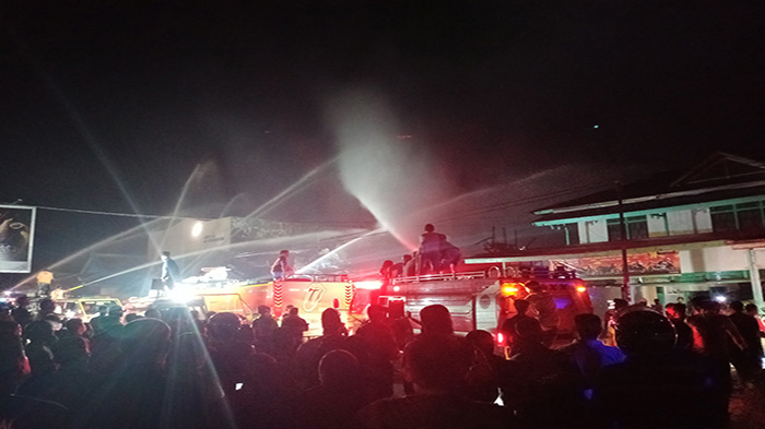 Kebakaran Ruko di Dekat Terminal Mempawah, Saksi Sebut Api Berasal dari Lantai 2 RM Roda Minang