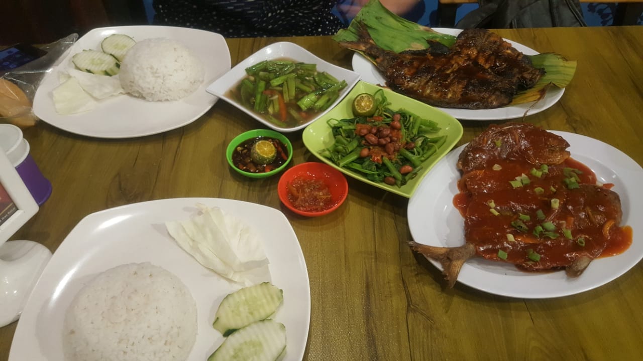 sajian-ikan-bawal-nasi-dan-sayuran-hanya-rp-93-ribu.jpg