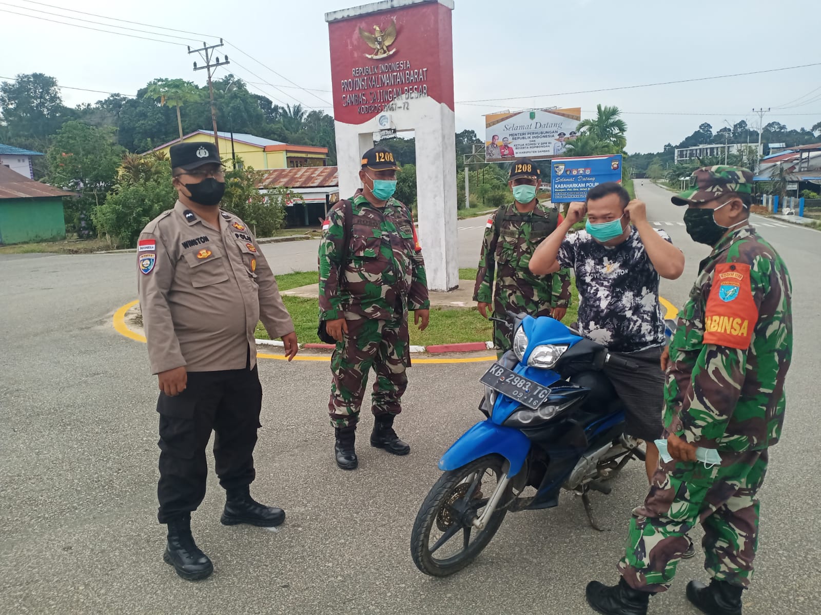 Forkopimcam Sajingan Besar Sambas Tingkatkan Kesadaran Masyarakat Protokol Kesehatan