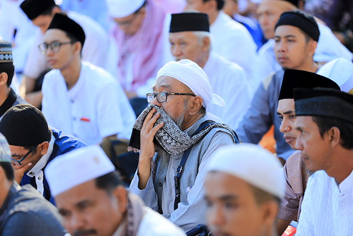 salat-idul-fitri-1440h-di-depan-kantor-wali-kota-pontianak-jalan-rahadi-oesman1.jpg